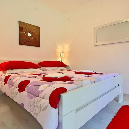 Petra 3 Apartman Kirmenjak