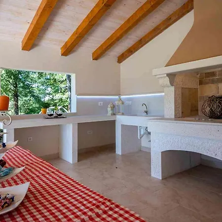 Petra 3 * Kirmenjak