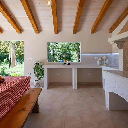 Apartment Petra 3 *
