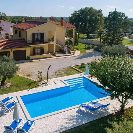 Apartment Petra 3