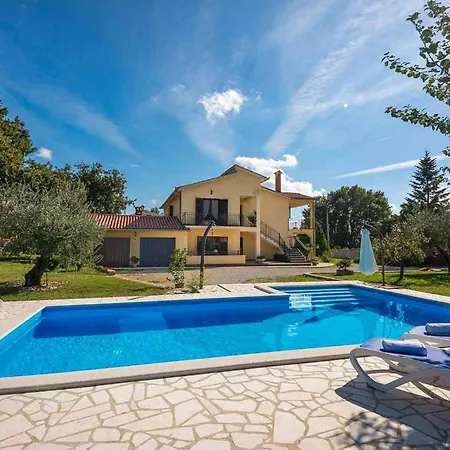 Petra 3 公寓 Kirmenjak